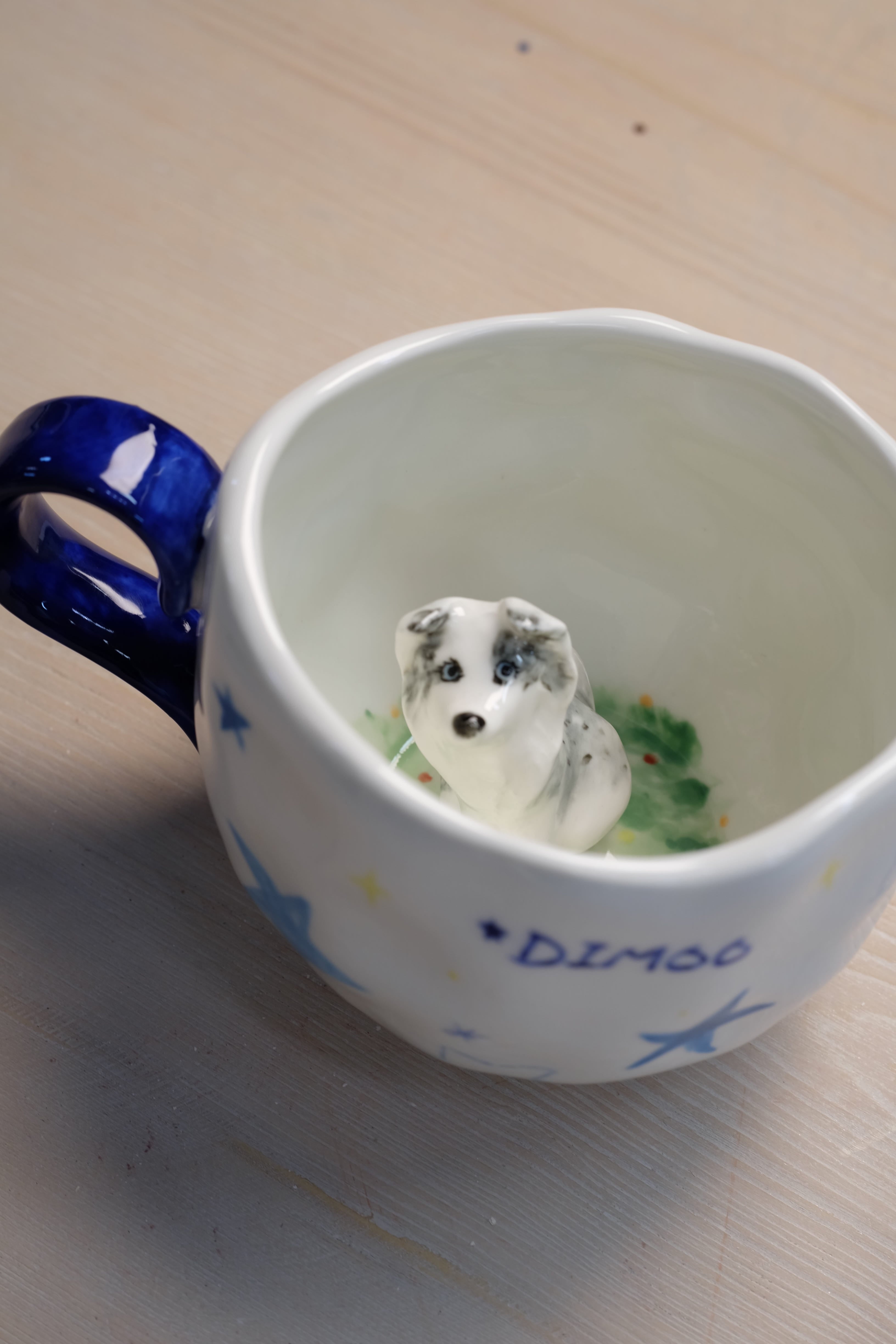 Everlou Soft-Round Mug with hand-sculpted pet figure inside