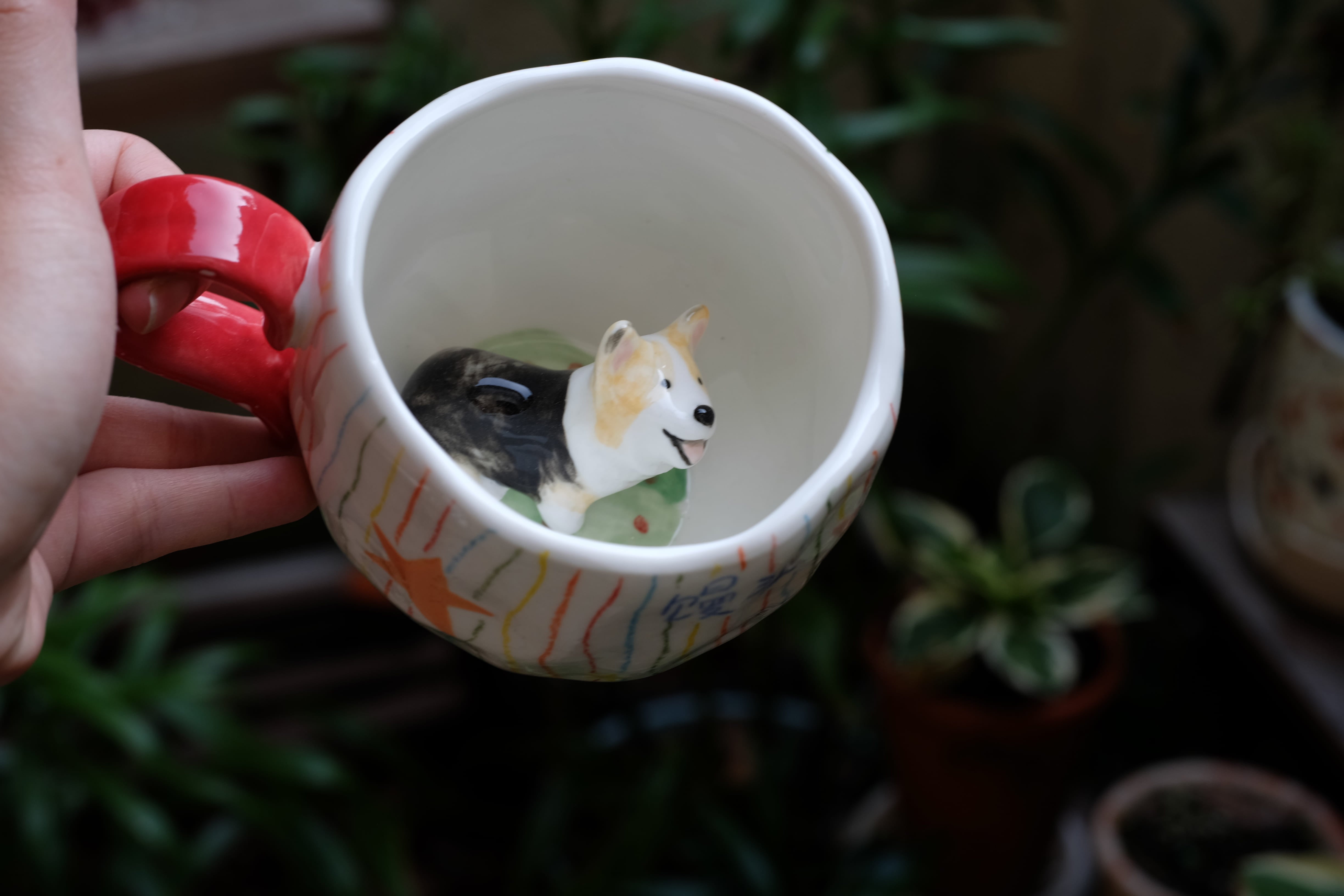 Custom Everlou mug with a hand-sculpted dog