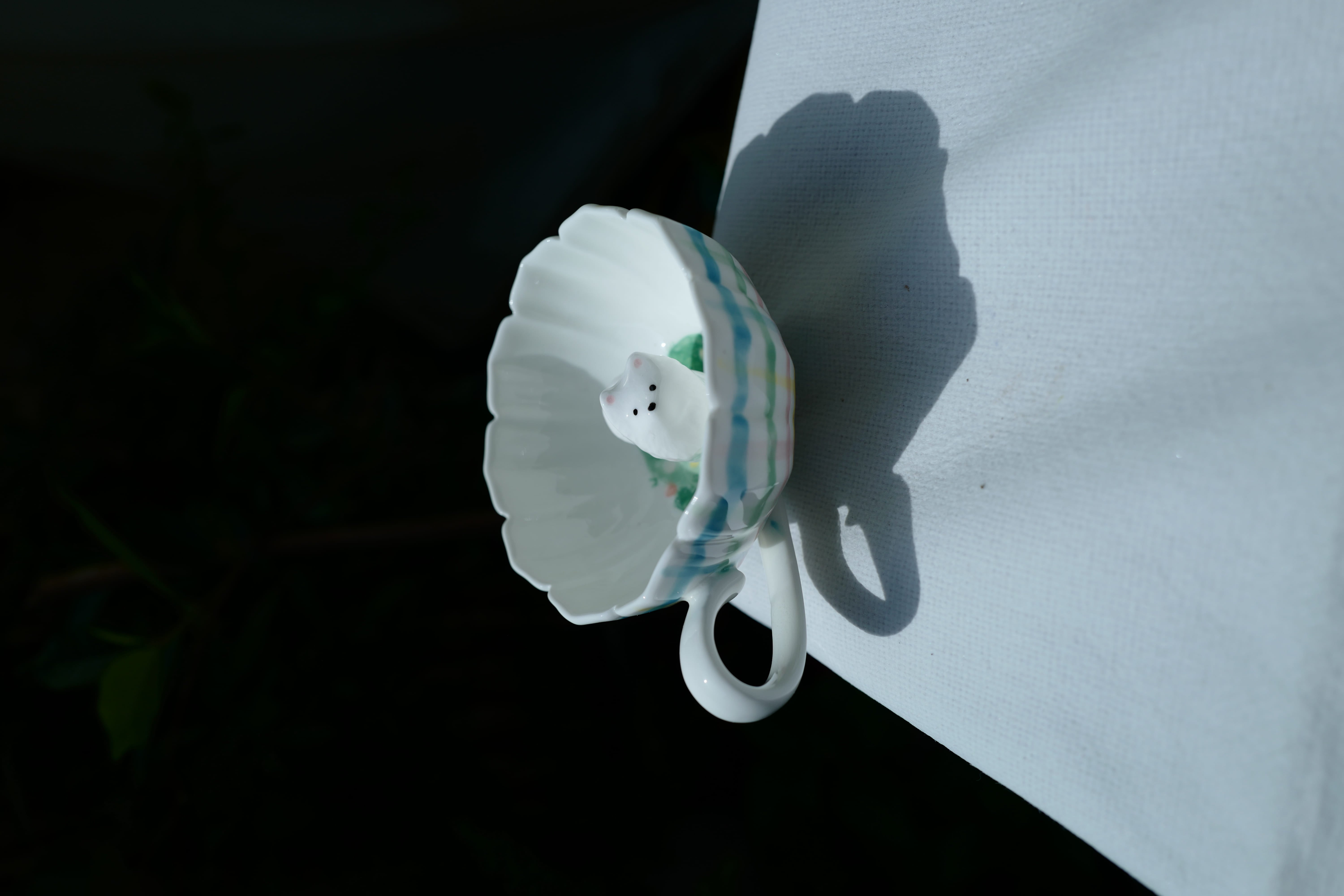 Customer Everlou Petal Cup with hand-sculpted pet